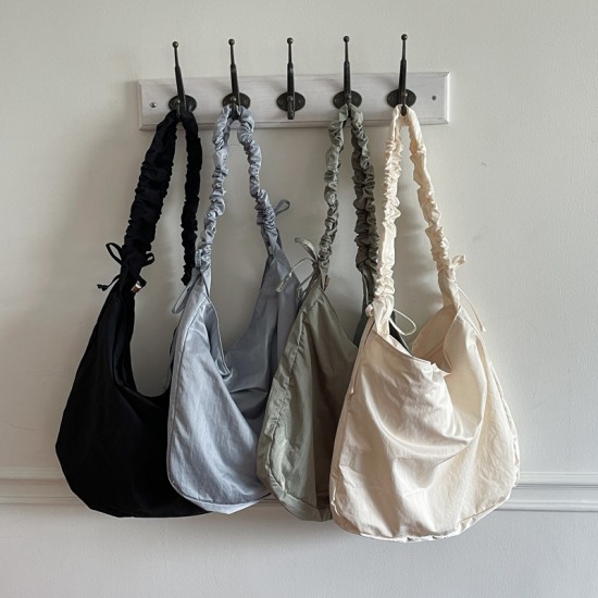 New Korean Style Mercerized Material Personalized Solid Color Drawstring Pleated Bag Ins Simple Fashion Versatile Nylon Crossbody Bag