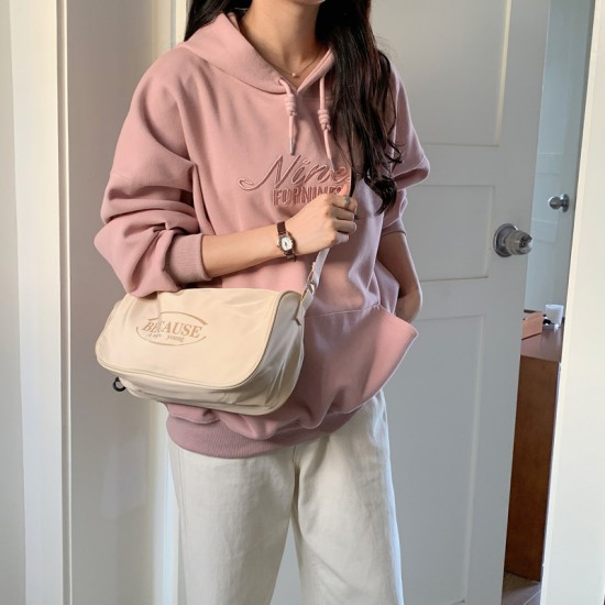 New trendy toast bag, high-end chic minimalist letter bag for women, 2025 fashionable casual versatile crossbody bag.