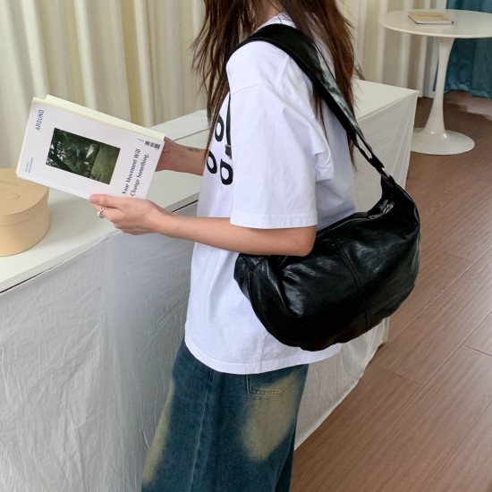 Korean style new premium soft leather glossy underarm bag, exquisite and full of texture, women's single shoulder crossbody bag