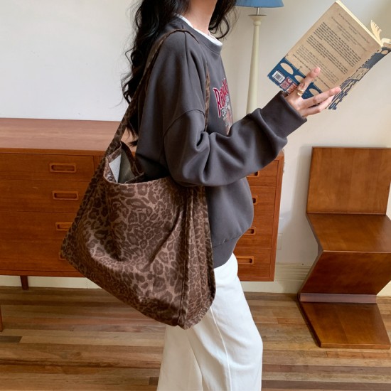 Korean Style Large Capacity Leopard Print Women's Bag 2025 New Fashionable Casual Versatile Retro Trendy Popular Shoulder Bag