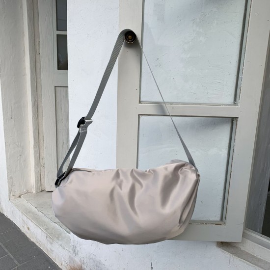 2025 New Half-Moon Shaped Crossbody Soft Bag, Pleated Dumpling Bag, Large Capacity, Unisex, Versatile, Casual Nylon Crossbody Bag