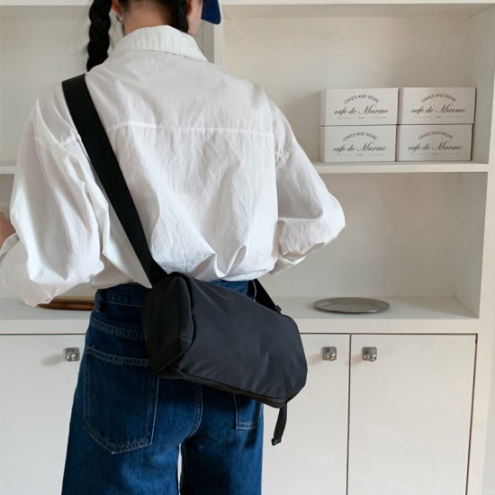 Muye Leather high quality nylon casual bag ins Korean internet celebrity simple lightweight trendy pillow crossbody bag