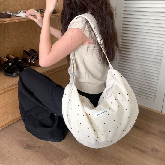 Korean style trendy polka dot large capacity dumpling bag, simple and versatile commuting, lightweight and portable, fresh shoulder bag for women