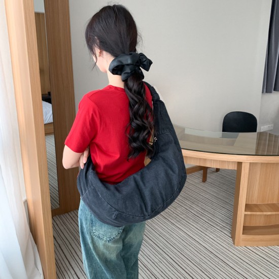 New Japanese and Korean style retro-inspired denim shoulder bag with thick, soft fabric and simple design.