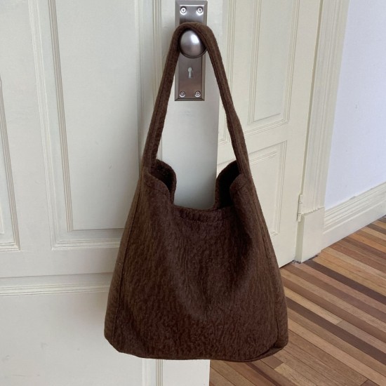 Korean ins blogger same style winter new woolen material large capacity lazy style fashionable versatile underarm bag