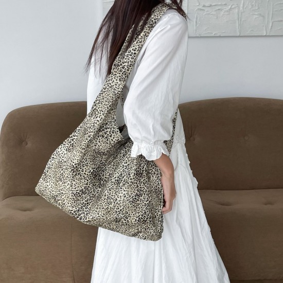 Self-created 2025 new leopard print single shoulder underarm bag, apricot yellow autumn and winter retro classic commuting casual single shoulder bag trendy