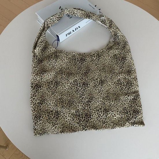 Self-created 2025 new leopard print single shoulder underarm bag, apricot yellow autumn and winter retro classic commuting casual single shoulder bag trendy