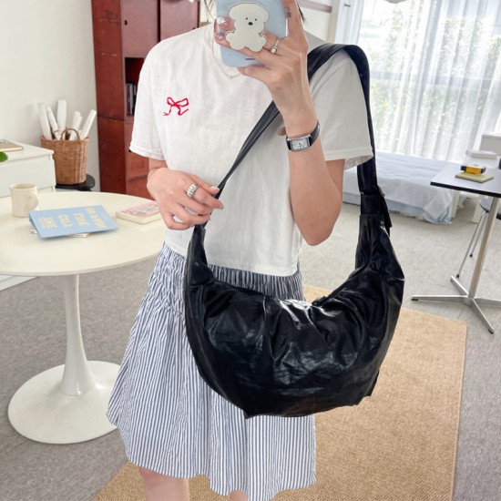 2025 Korean style, ins, large capacity, retro soft leather, pleated, lazy style, casual and versatile crossbody bag