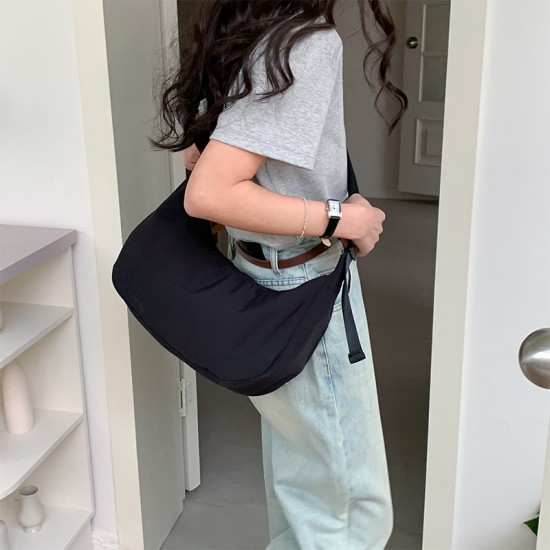 Japanese style simple lightweight casual nylon cloth bag, large capacity spring/summer dumpling bag, fashionable and versatile women's crossbody bag