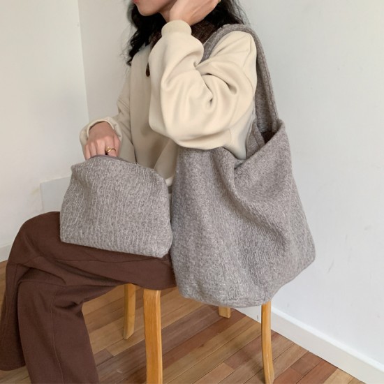 Korean ins blogger same style winter new woolen material large capacity lazy style fashionable versatile underarm bag